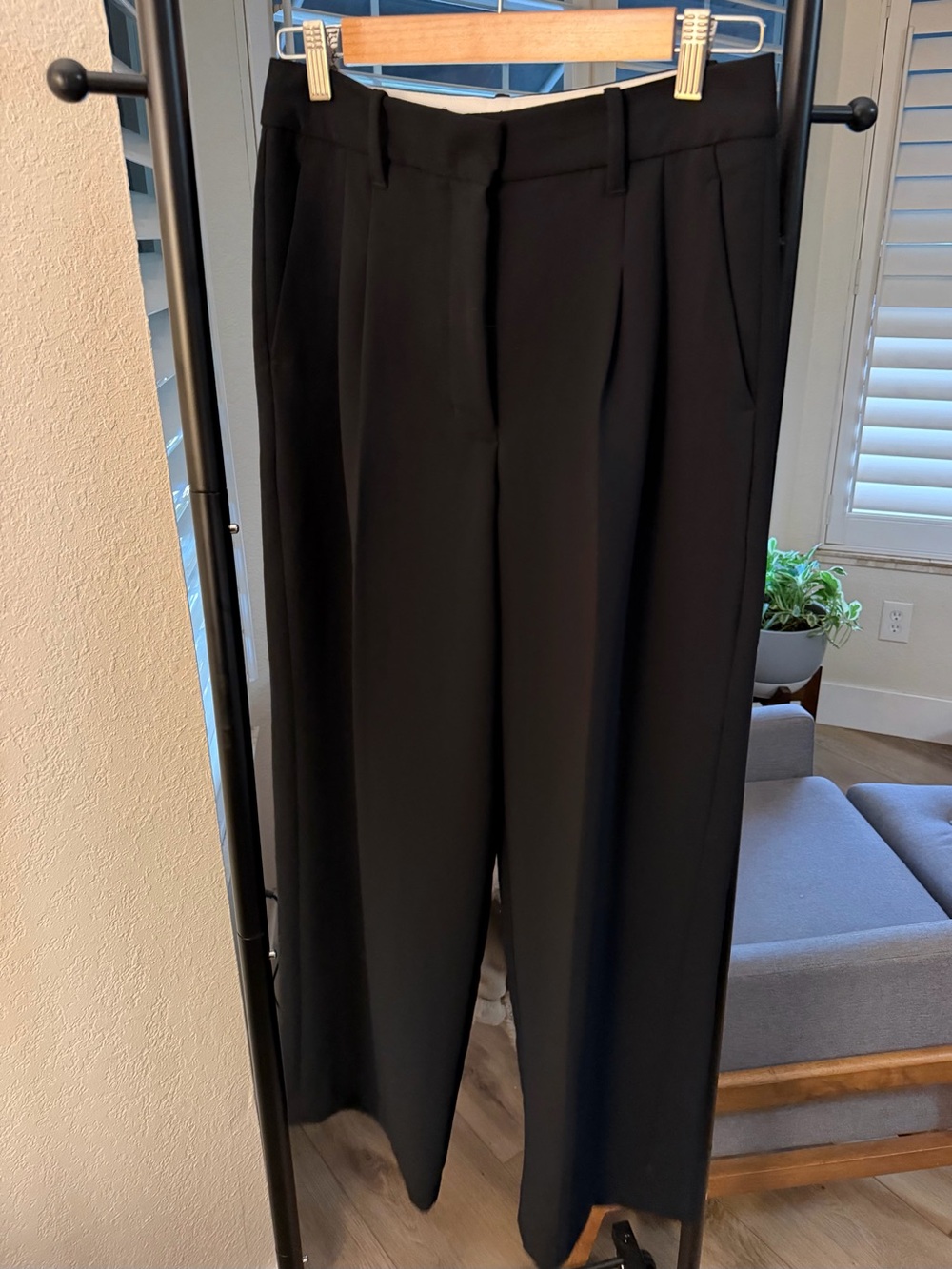 Aritzia Wilfred Black Wide-Leg Dress Pants Size 8